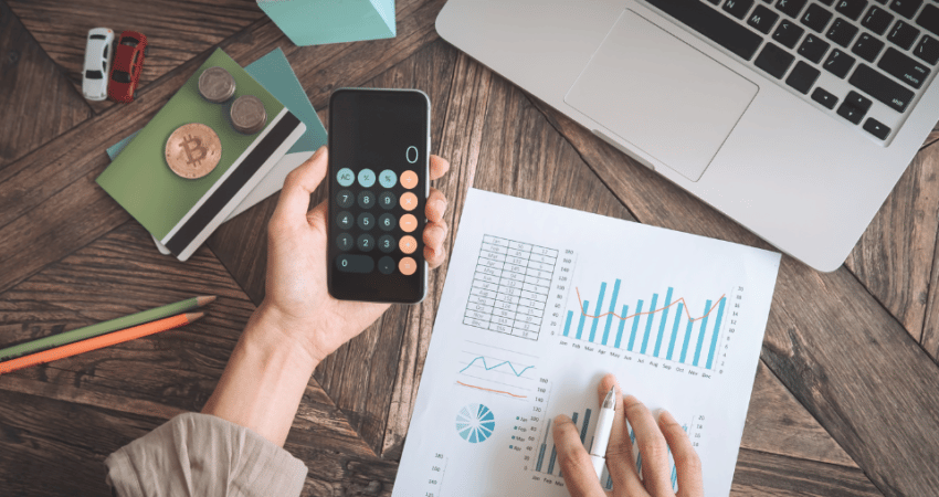 Financial analysis with calculator and charts