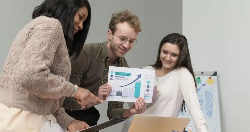 Top benefits of sales outsourcing for growing businesses to increase revenue and reduce costs