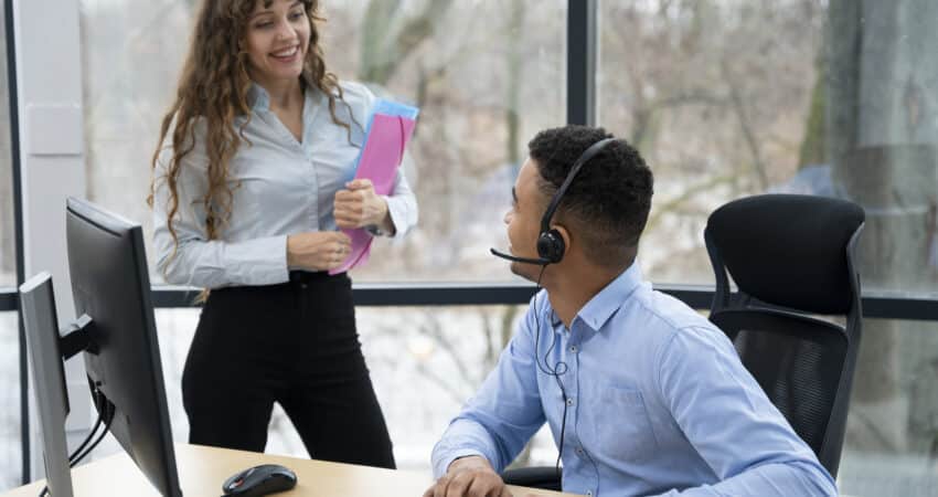 people-working-call-center